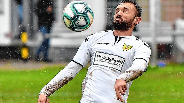 Augen zu und durch: Asip Smailji und der FSV Rheinfelden wollen am Sonntag im Hochrhein-Derby beim FC Wittlingen endlich punkten.
