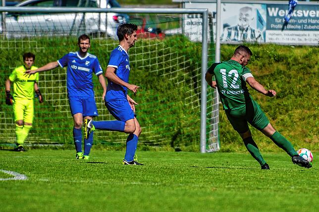 Bild 16: FC Weizen rettet sich durch das 2:1 beim SV Rheintal vor dem Direktabstieg &ndash; und wir haben Bilder!