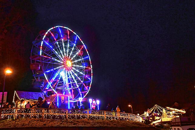 Lohnenswert ist eine Fahrt mit dem 20 Meter hohen SÜDKURIER-Riesenrad.