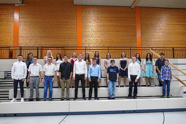 Sie waren eine eingeschworene Gemeinschaft: Klassenlehrerin Kathrin Spröder (hinten links) mit ihren Lernpartnern der Klasse 10.2