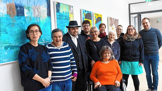Beteiligte (von links): Ilknur Braun (Deutschlehrerin am BSZ Stockach), Scarlett Schäfer, Oghuzhan Akin, Matthias Abel, Irmgard Stegmann ...
