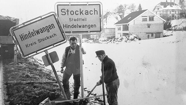 Nach der Verwaltungsreform gehörte Hindelwangen zu Stockach und die Ortsschilder (hier an Ortseingang aus Richtung Zizenhausen) wurden ...