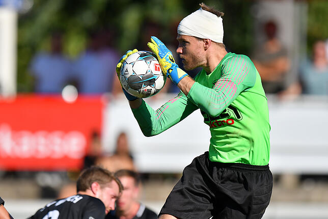 Alles im Griff: „Ich habe nichts abbekommen“, so Simon Eckert nach dem Crash in Wittlingen: „Ich werde gegen den FC ...