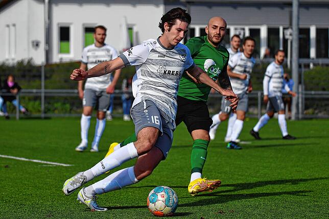 Bild 8: SV Herten besiegt den TuS Efringen-Kirchen mit 4:0 &ndash; und wir haben Bilder!