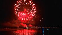 Das große Feuerwerk, hier aufgenommen von einem Balkon des Inselhotels, war auch beim Seenachtfest 2023 der Höhepunkt.