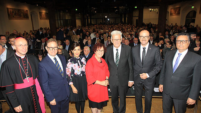 Weihbischof Peter Birkhofer, Museumsdirektor Tobias Engelsing, Grünen-Politikerin Nese Erikli, Gerlinde Kretschmann, Winfried ...