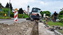 Ein Glasfaserkabel wird in Dogern verlegt. Seit Februar rollen im Ort die Bagger.