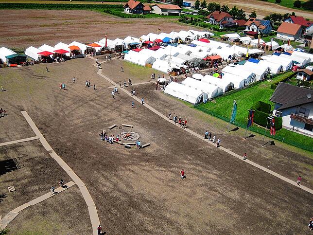 Das Jugendfeuerwehr-Zeltlager in Liggersdorf im Jahr 2010.