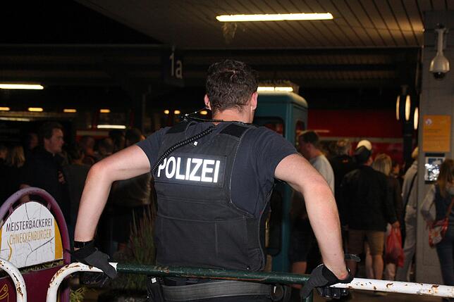 Ohne die Helfer der Blaulichtorganisationen und die vielen Ordner geht nichts beim Seenachtfest.
