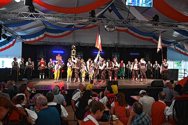 Bild 5: Bilder von der Bockverlosung