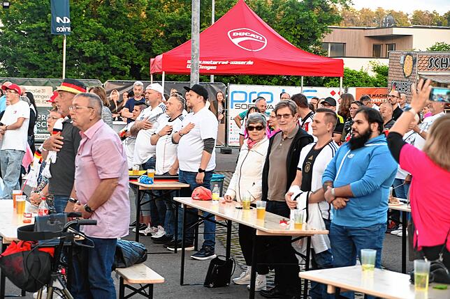 Bild 3: Deutschland – Schweiz: Die schönsten Bilder vom Public Viewing in Tiengen