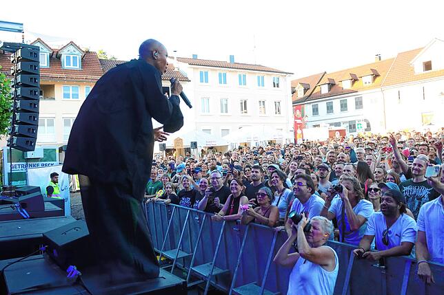 Bild 20: Skunk Anansie rockt Markdorf: 2500 Fans feiern furiosen Open-Air-Auftakt – die besten Bilder!