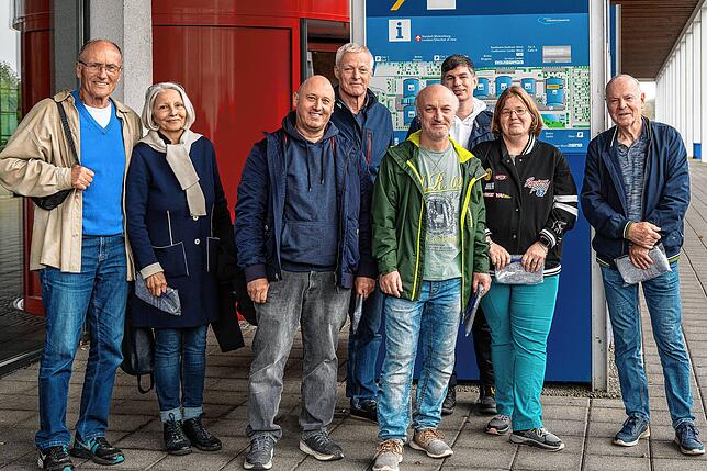 Sie haben eine Führung übers Messegelände und eine Eintrittskarte für die Faszination Modellbau gewonnen (von links): Rolf und Tanja ...