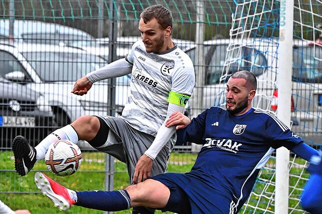 Bild 4: TuS Efringen-Kirchen besiegt SV Blau-Weiß Murg mit 6:2 &ndash; und wir haben Bilder!