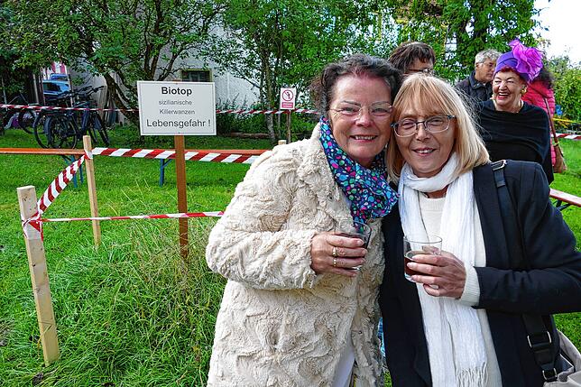 Bild 6: ACE feiern zu ihem 50. in ihrem Lustschloss auf der Hofwiese ein spektakuläres Geburtstagsfest