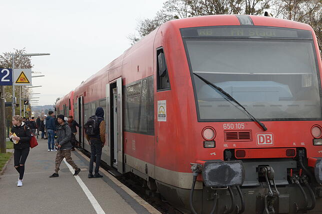 Ohne Oberleitung droht der Bodenseegürtelbahn das Aus für durchgehende Züge zwischen Ulm und Basel.