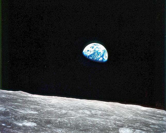 FILES-SCIENCE-SPACE-INDUSTRY-MOON-US-CHINA-INDIA-ISRAEL (FILES) This NASA image obtained on April 22, 2009, Earth Day, shows the Earthrise over the moon made on Christmas Eve, December 24, ...