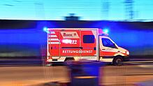Der Rettungsdienst brachte den 13-Jährigen nach dem Unfall mit schweren, aber nicht lebensgefährlichen Verletzungen in eine Klinik.