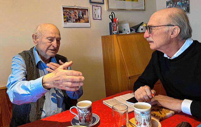 Im Februar 2023 veröffentlichte Ernst Beck sein von Martin Walser angeregtes Buch „Was von der Kindheit bleibt – mein ...