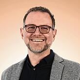 „Eine Mitarbeiterin will sich auf keinen Fall impfen lassen und wird daher demnächst ausscheiden“, sagt Matthias Trautmann, ...