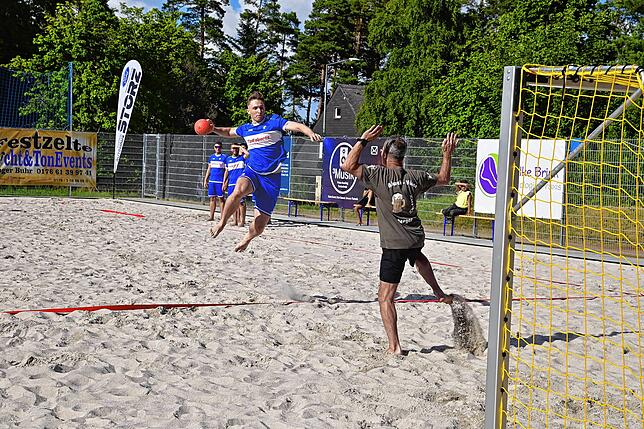 Bild 5: Bilder von der Einweihung des Beach-Handballfelds in St. Georgen
