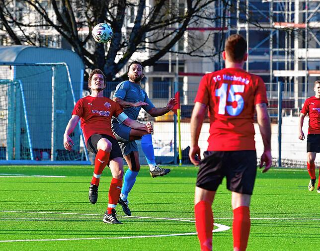 Bild 6: SV Jestetten gewinnt das Derby gegen den FC Hochrhein mit 2:1 &ndash; und wir haben Bilder!