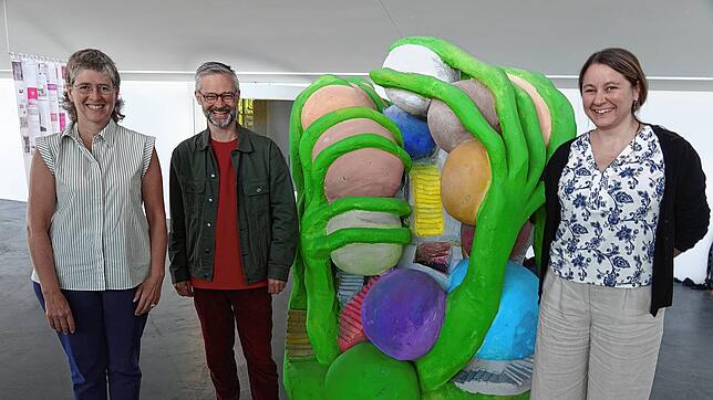 Sie freuen sich auf die Ausstellung im Rehmann-Museum (von links): die Kuratoren Nina Wakeford und Michael Hiltbrunner mit ...