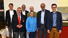 Der DRK-Vorsitzende Benjamin Mors (rechts) hat mit Timo Petersen vom Kreisverband (links) und dem neuen DRK-Vize Stefan Keil (dritter ...