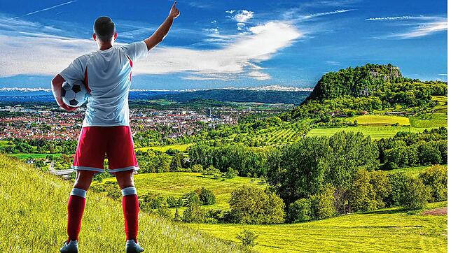 Der Singener Hausberg: der Hohentwiel. An seinem Fuß lässt es sich gut kicken.