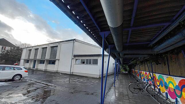 Nicht mehr zu retten: Die Radoldusturnhalle kann vielleicht noch zwei Jahre für den Schulsport genutzt werden, aber dann hat sie den ...
