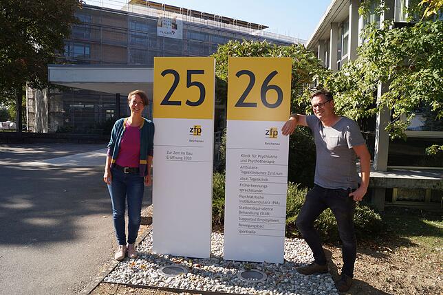 Job Coach Sandra Flügel und Psychologe Daniel Nischk. Sie helfen Menschen, die an psychischen Erkrankungen leiden, auf dem Weg zurück in ...