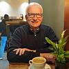 Jürgen Resch, Bundesgeschäftsführer der Deutschen Umwelthilfe in einem Café in Überlingen.
