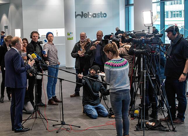 Pressekonferenz bei Webasto vor fünf Jahren. Beim deutschen Automobilzulieferer in Gauting-Stockdorf gab es damals die ersten Coronafälle.