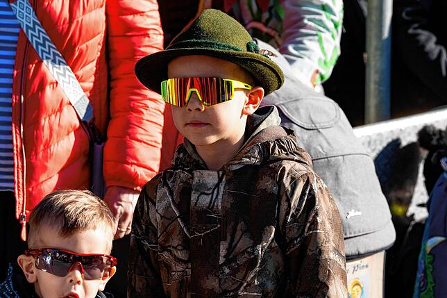 Bild 11: So freuen sich die Bad Dürrheimer Narren über das tolle Wetter!