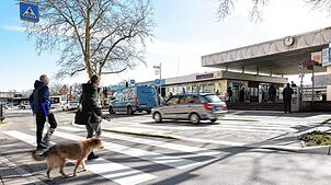 Am Bahnhofplatz (Archivbild) Radolfzell ereignete sich eine kuriose Körperverletzung zwischen Autofahrern.