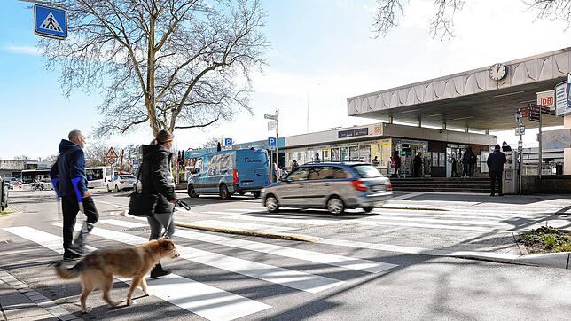 Am Bahnhofplatz (Archivbild) Radolfzell ereignete sich eine kuriose Körperverletzung zwischen Autofahrern.