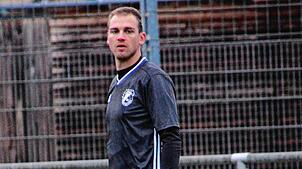 Marco Braun, Torhüter des SV Hölzlebruck, tippt die Bezirksliga-Partien.