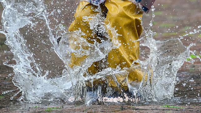 Der Regen zieht auch am Mittwoch noch über weite Teile Baden-Württembergs hinweg. (Archivbild)