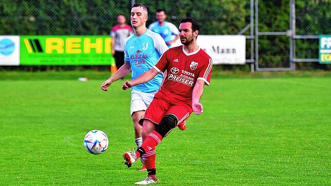 Aufatmen: Kevin Haselwander &ndash; hier ein Archivbild &ndash; traf in letzter Minute per Strafstoß zum 2:2-Endstand gegen den FC ...