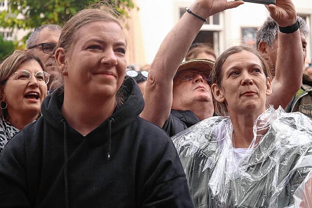 Bild 13: 2200 Fans feiern mit Kerstin Ott auf dem Schlossplatz