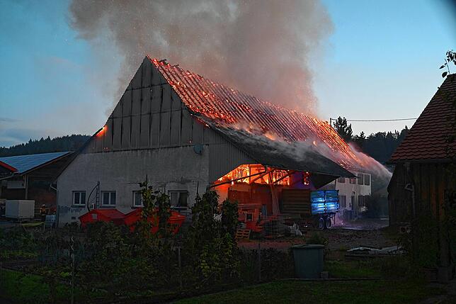Bild 12: Brand eines Bauernhofs: Bilder aus Billafingen
