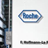 Das Logo der Firma Roche steht am Eingang zum Firmengelände in Basel (Aufnahme aus dem Jahr 2016).