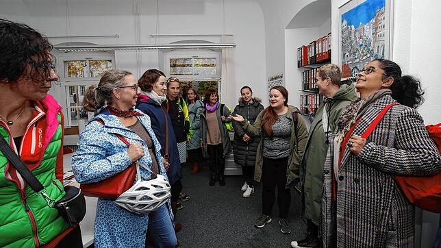 Kurz-Trip in die Kommunalpolitik: Die Stadträtinnen aller im Gemeinderat vertretenen Fraktionen und Wählergemeinschaften machen ...