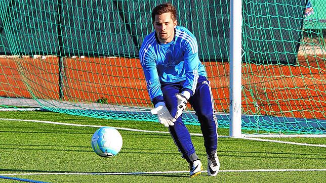 Sicherer Rückhalt: Maximilian Imgraben – hier ein Archivbild aus seiner Zeit beim FV Lörrach-Brombach – hielt beim 0:0 in Schönau zum ...