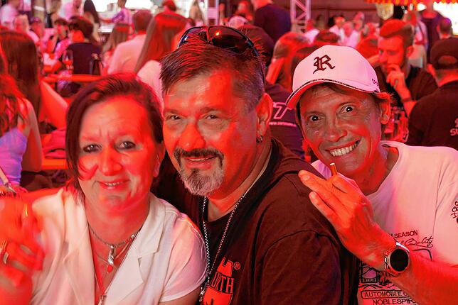 Bild 1: Die schönsten Bilder von der Schwyzertags-Ü30-Party