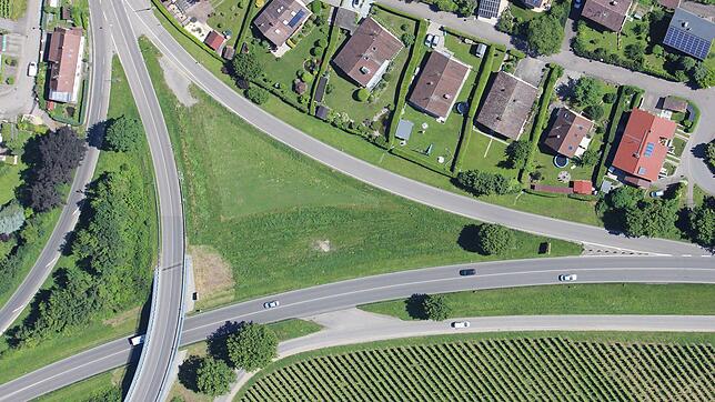Stetten ist durch seine Lage an der Kreuzung der Bundesstraßen 31 und 33 schon jetzt mit einem hohen Verkehrsaufkommen belastet.