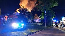 Feuerwehr im Großeinsatz: Etwa 60 Feuerwehrleute waren im Juni 2017 beim Löscheinsatz im Starenweg im Einsatz. Es war der zweite und ...