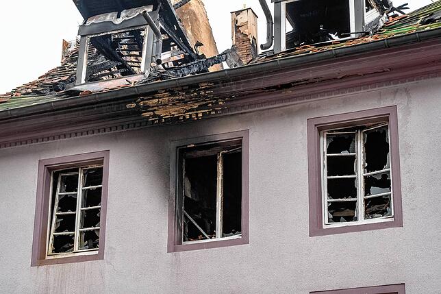 Die Schäden sind verheerend – das ganze Ausmaß ist am Montag nach dem Brand sichtbar.