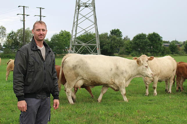 Landwirt Patrick Bossert kann es nicht fassen. Er bekommt im Sommer einen Anruf. Zu jener Zeit, als es besonder heiß ist. Am Apparat die ...
