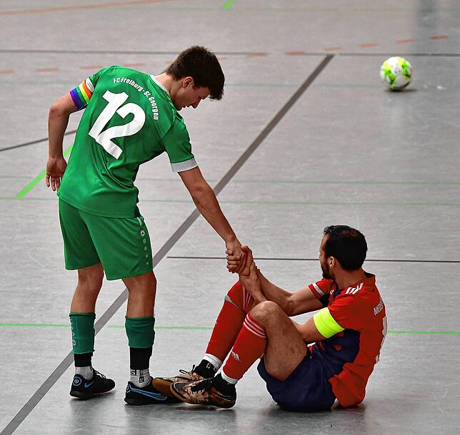 Bild 39: SC Niederhof/Binzgen unterliegt FC Freiburg-St. Georgen im Futsal-Halbfinale – und wir haben Fotos!